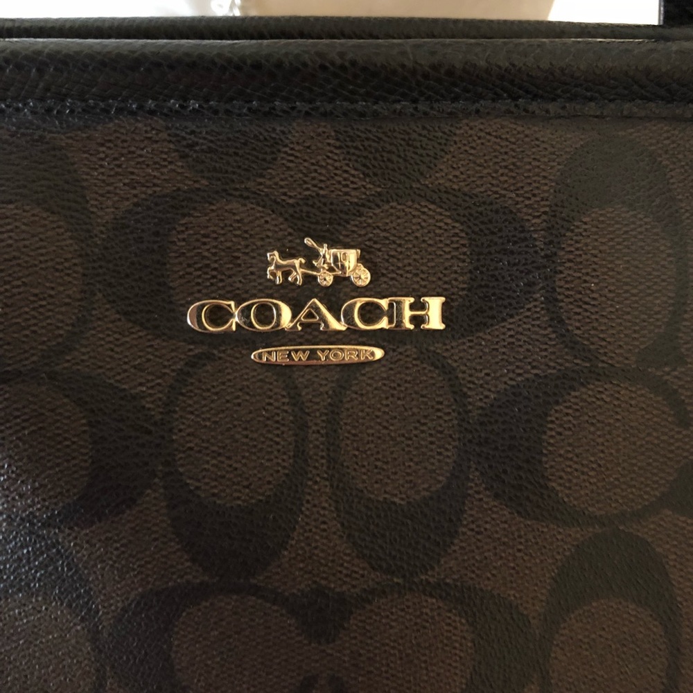 Classic Coach Tote - Picture 2 of 7